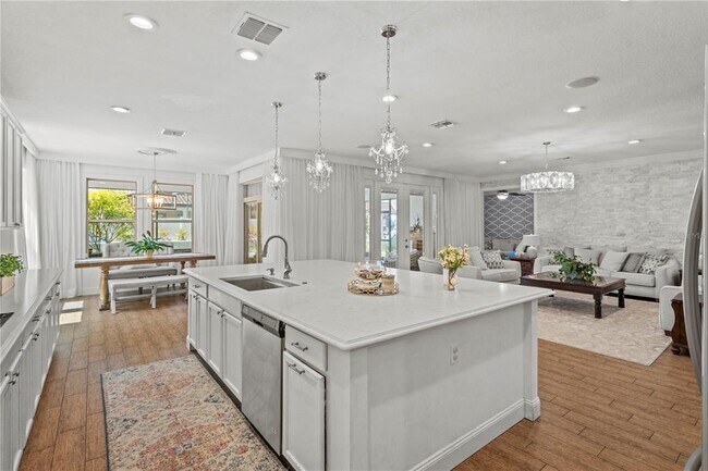 Building Photo - 8434 Chilton Dr