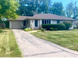 Building Photo - East Grand Rapids Schools! Single Family Home!