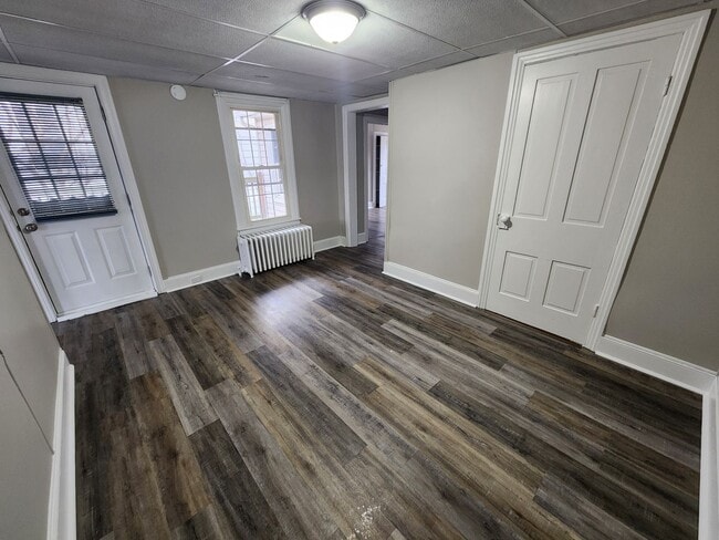 Building Photo - 440 E Queen St