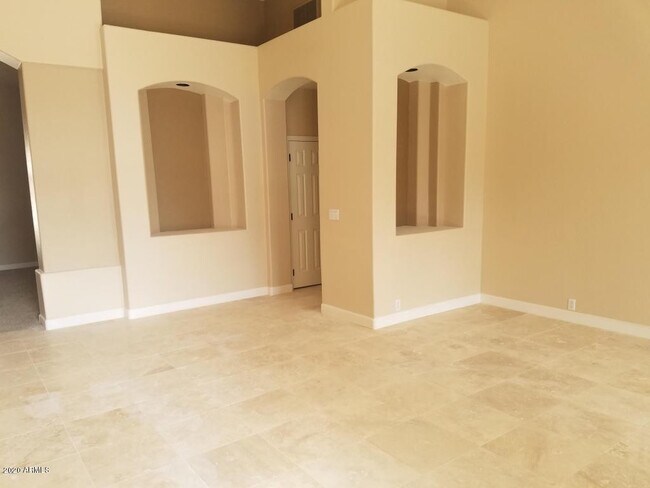 Building Photo - 6834 E Gelding Dr