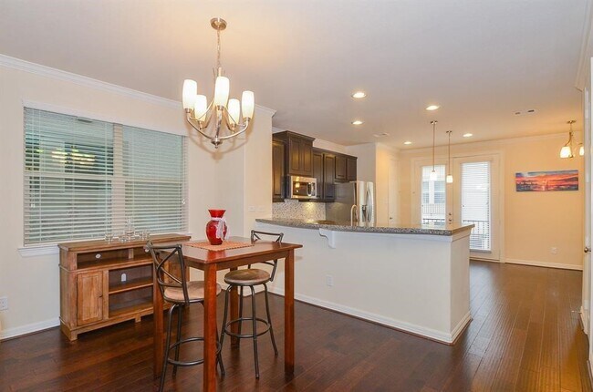 Building Photo - 10014 Spring Shadows Park Cir