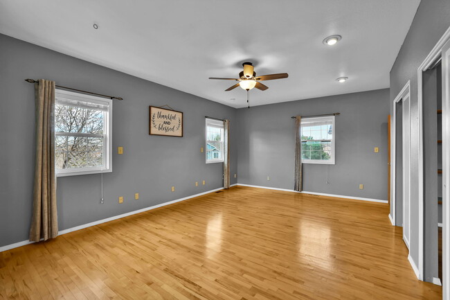 Building Photo - 6674 Chantilly Pl