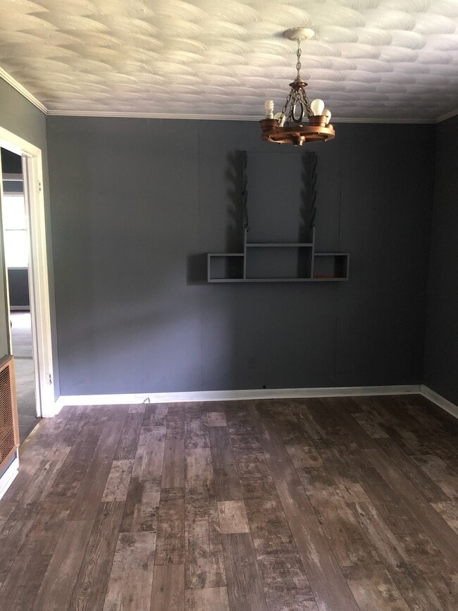 Building Photo - 1541 MS-9