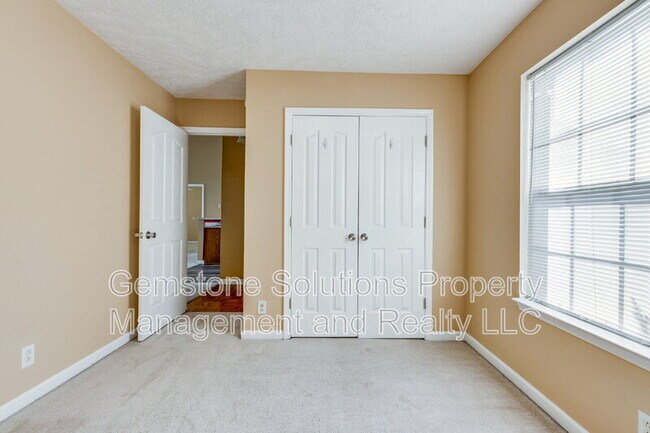 Building Photo - 1418 Owasa Trail