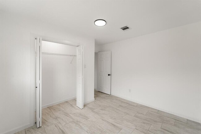 Building Photo - 11819 Ryewater Dr
