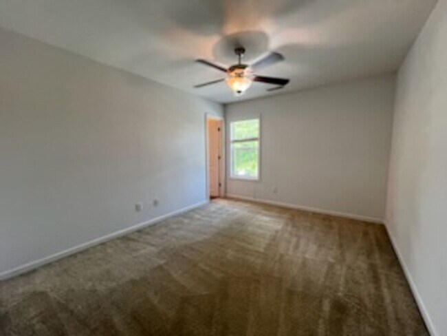 Building Photo - Townhome in desirable Carolina Plantations