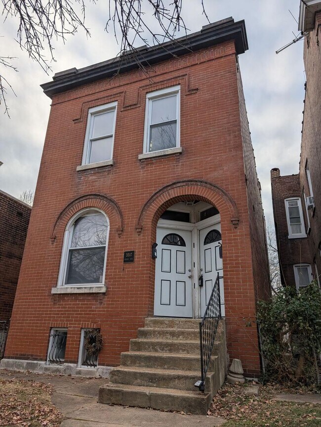 Building Photo - 3517 Giles Ave