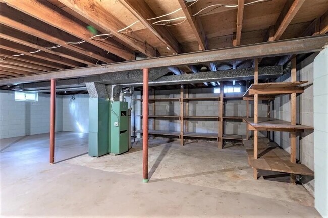 Building Photo - 1403/1405 Daley Avenue