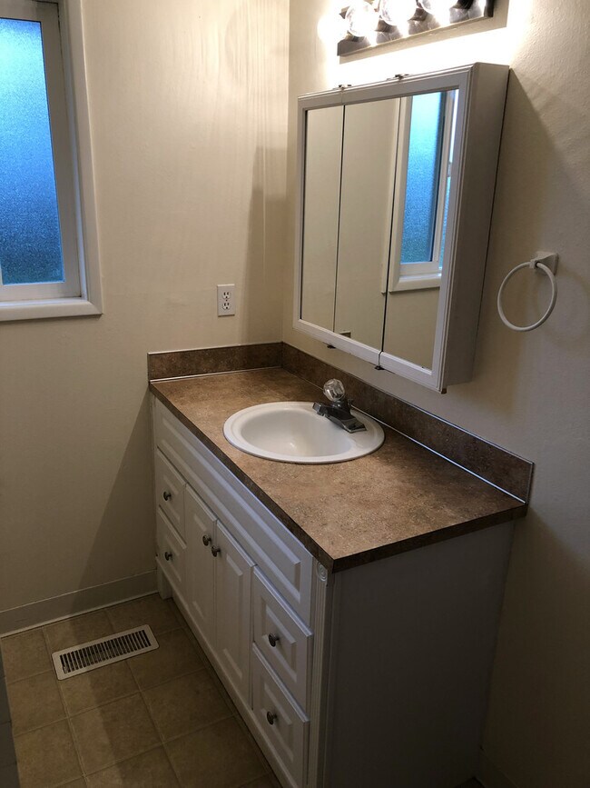 Building Photo - Find Your Home in Historic Brownsville