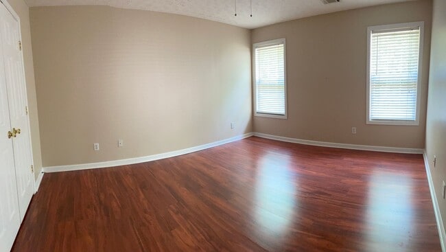 Building Photo - Lovely 3 Bed/2.5 Bath Townhome for lease i...
