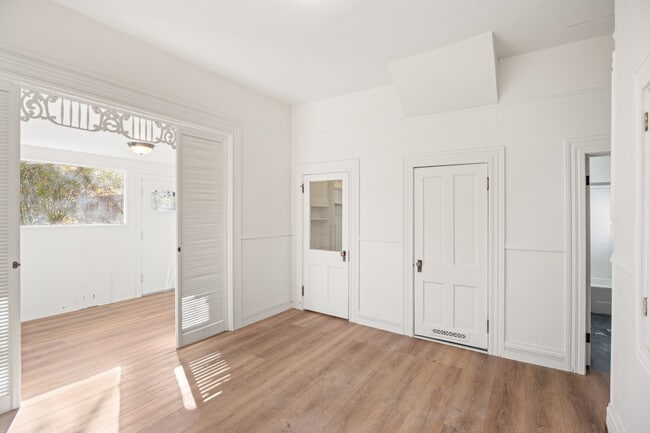 Building Photo - 212 N Monarch St