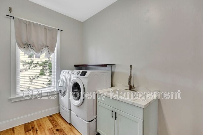 Building Photo - 1392 Eden Rd