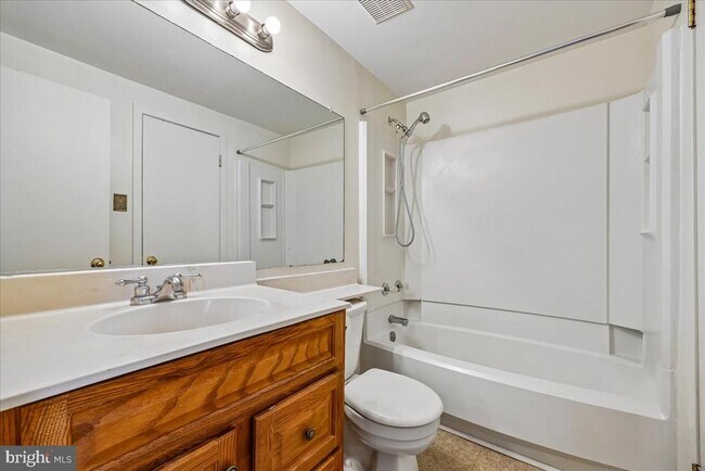 Building Photo - 9793 Hellingly Pl