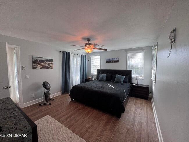 Building Photo - 24 Dolphin Ave