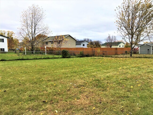 Building Photo - 9283 Oriole Ln