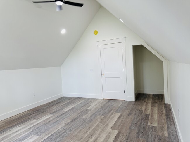 Building Photo - 221 Sheffield Dr