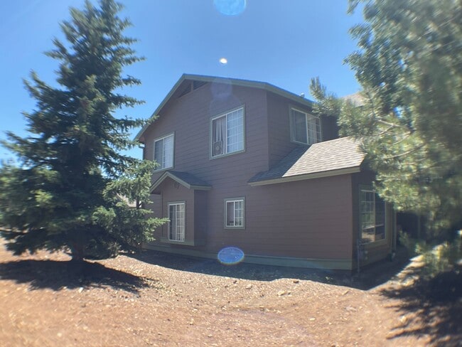 Building Photo - Townhouse in University heights COMING SOON!