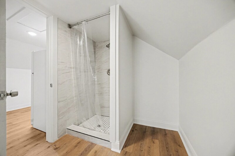 Building Photo - 3337 Reading Rd