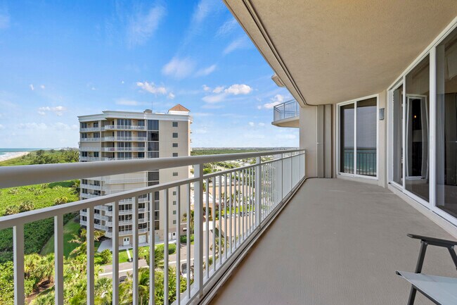 Building Photo - 3000 N Hwy A1A