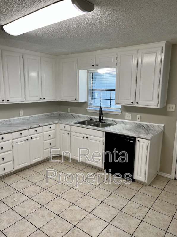 Building Photo - 7717 Corina Dr