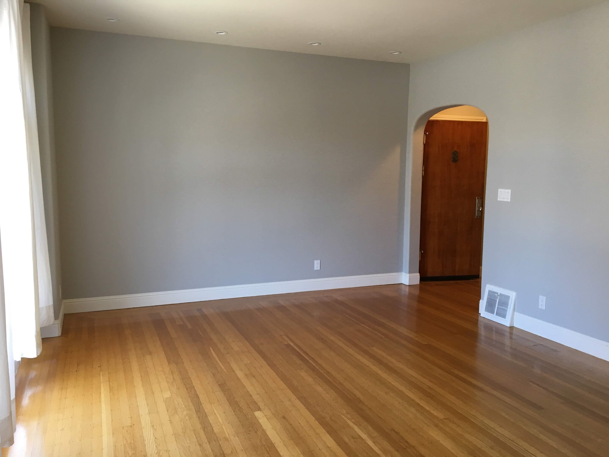 Living Rm - 824 26th Ave