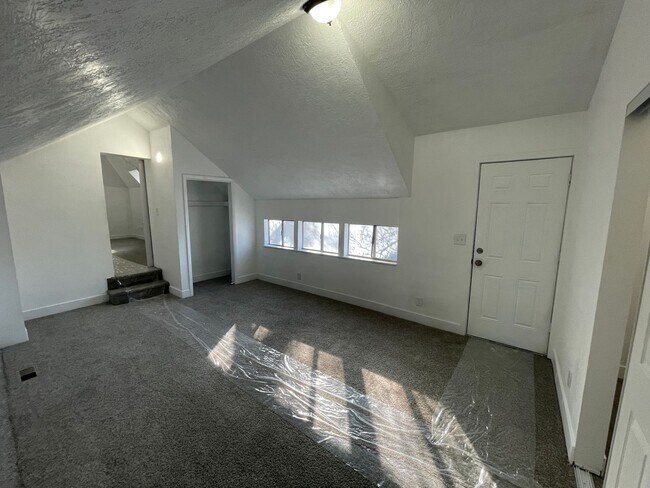 Building Photo - 13224 S Redwood Rd