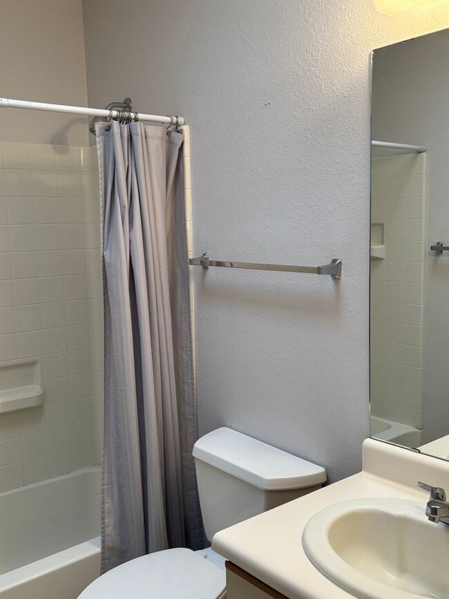 Building Photo - Charming 2 Bed, 2 Bath Home in Rio Rancho