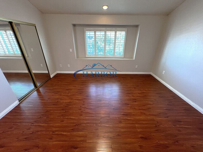 Building Photo - MOVE IN SPECIAL $1,000 OFF 1st Months Rent