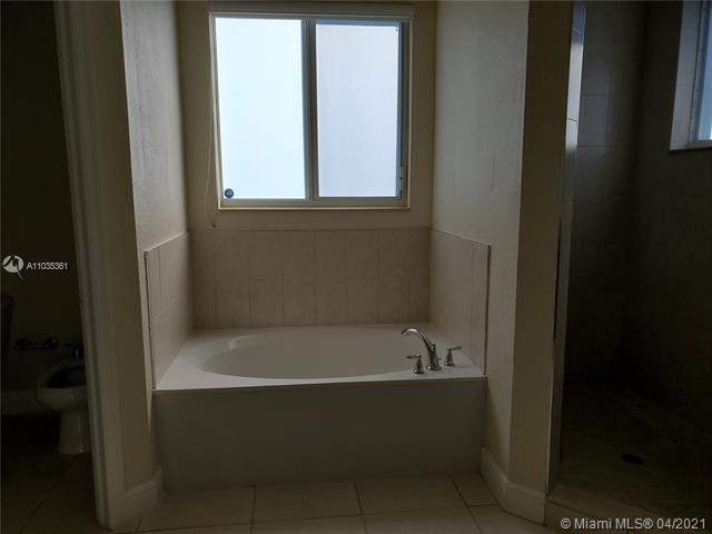 Building Photo - 9334 SW 173rd Ter