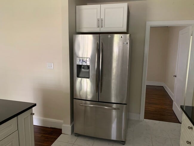 Building Photo - Charming and Modernized Three Bedroom Home...