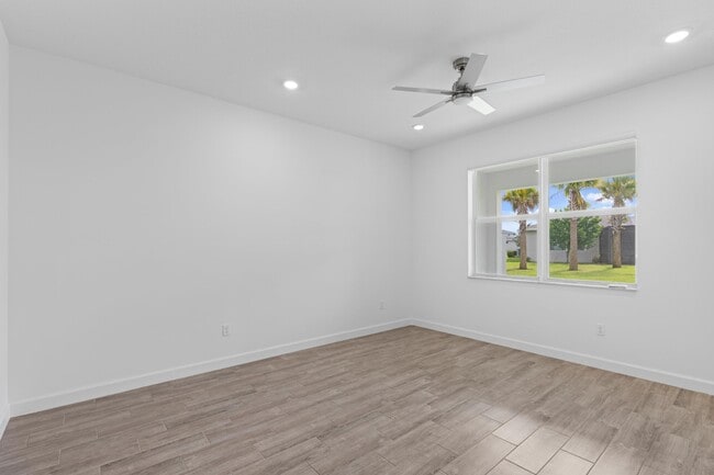 Building Photo - 5742 Graceful Wy