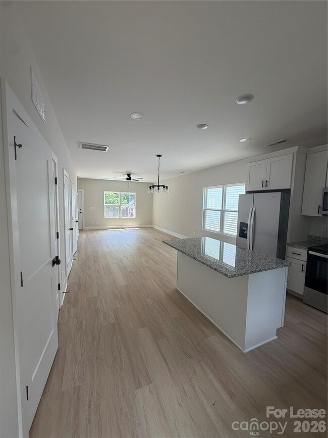Building Photo - 212 N Yadkin Ave