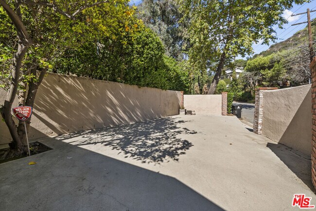 Building Photo - 2377 N Beverly Glen Blvd