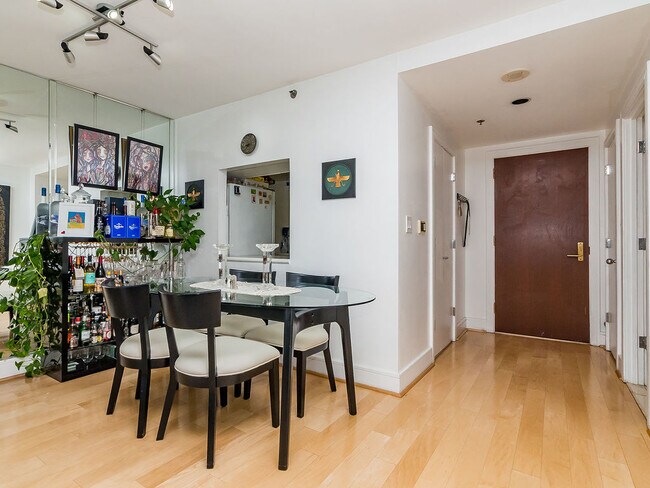 Building Photo - 75 Cambridge Pky