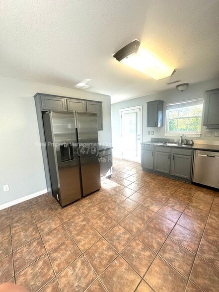 Building Photo - 3705 SW Hansom Loop