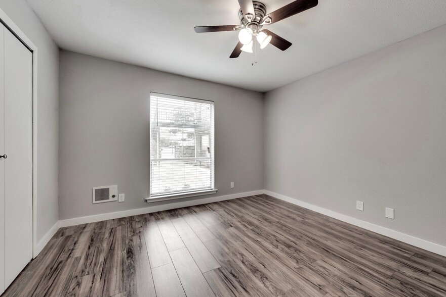 Bedroom - 4330 Bowser Ave