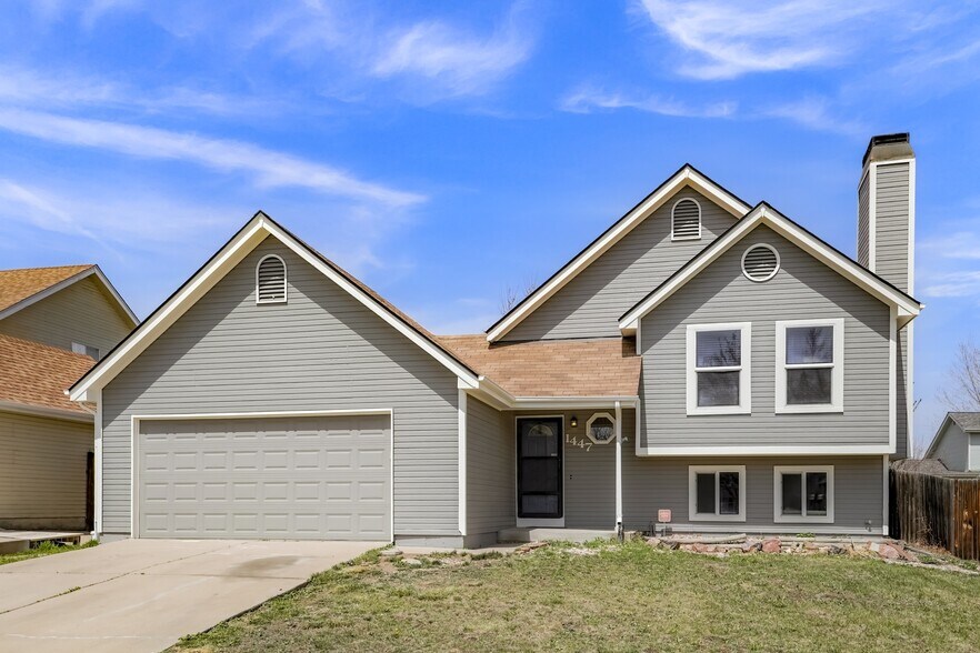 Primary Photo - 1447 W 134th Dr
