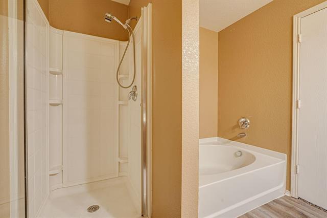 Building Photo - 14112 Esperanza Dr