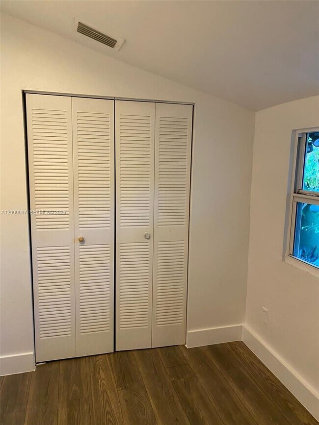 Building Photo - 824 84th St