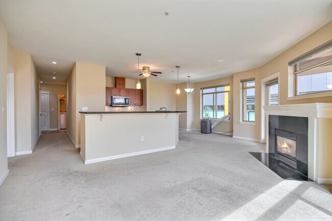 Building Photo - Views of Lake Union Gorgeous 2 bedroom with 2 decks