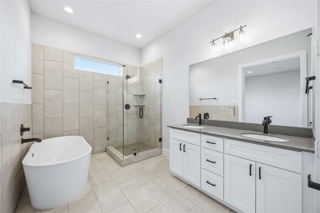 Building Photo - 6124 De Campo St