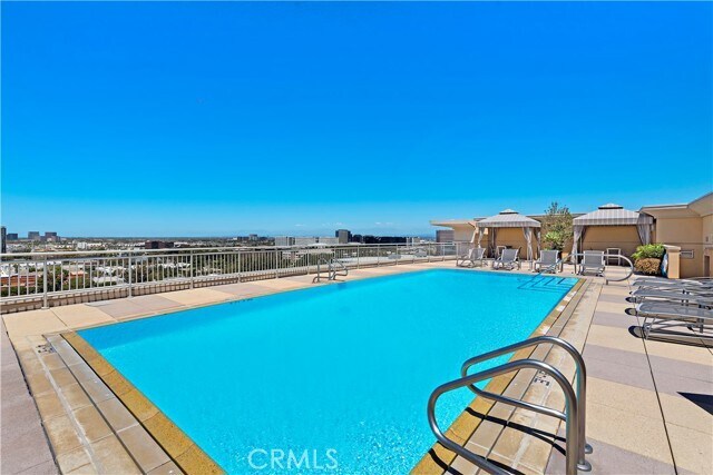 Building Photo - 3052 Scholarship