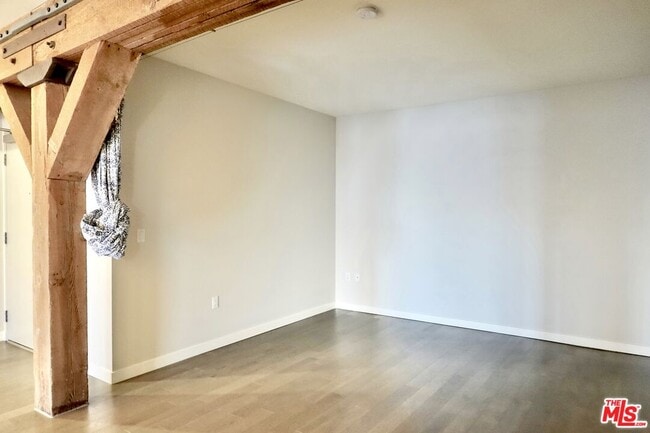 Building Photo - 527 Molino St