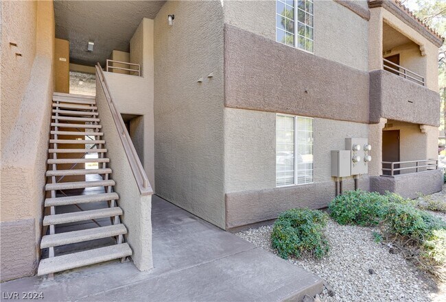 Building Photo - 2200 S Fort Apache Rd