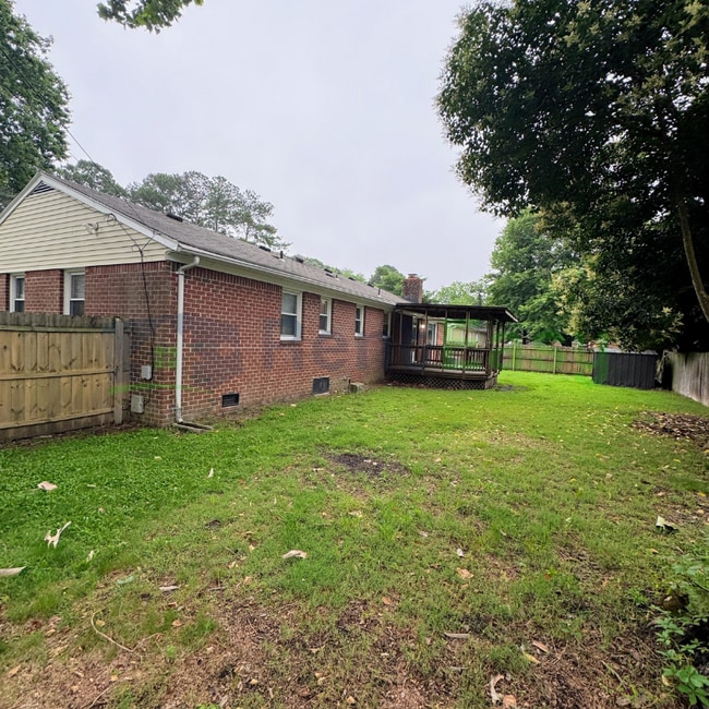 Building Photo - 108 Howard Rd