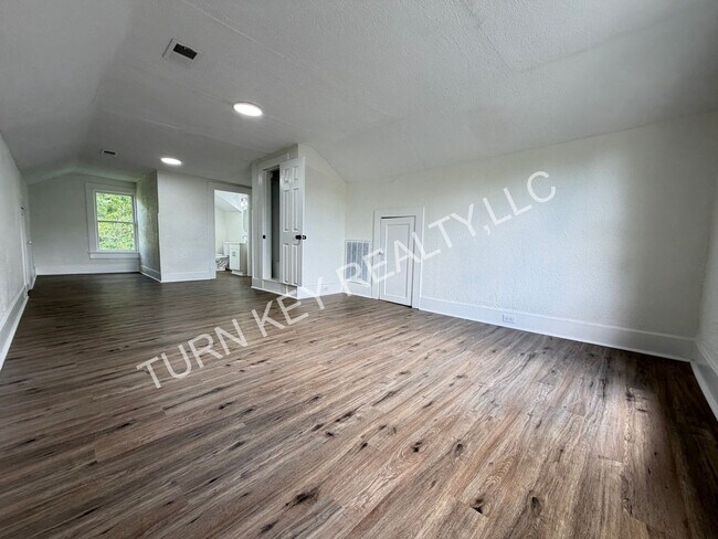 Building Photo - Home for rent in Birmingham