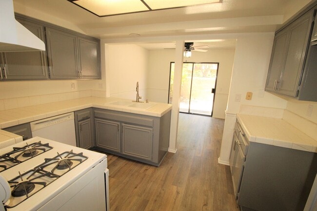 Building Photo - Updated La Ventana Condominium