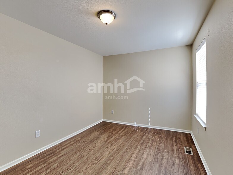 Building Photo - 451 Baler Ct