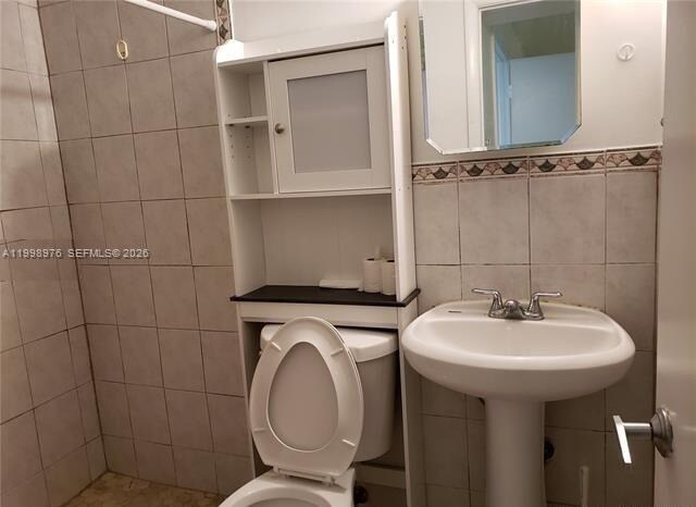 Building Photo - 254 NW 60th Ct