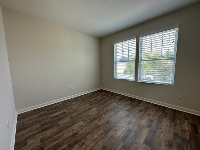 Building Photo - 9425 Hanberry Blvd